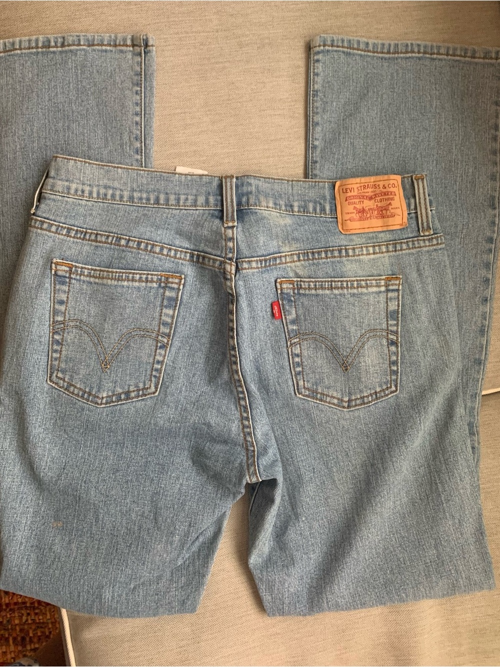 Levi's Women's Light Wash Straight Leg Jeans - Picture 2 of 6